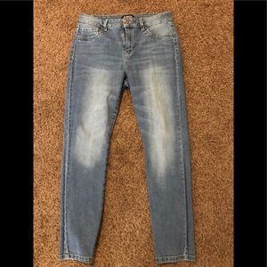 Woman’s stretch skinny jeans